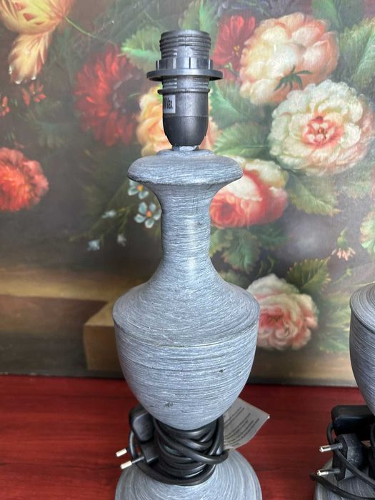 A268 33cm H, 2 veioze Ca set