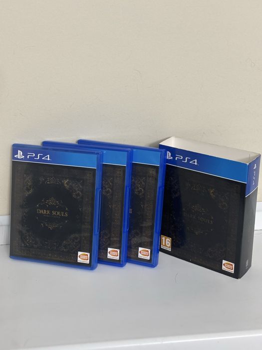 Продам диск игры Dark Souls Trilogy PS4,PS5