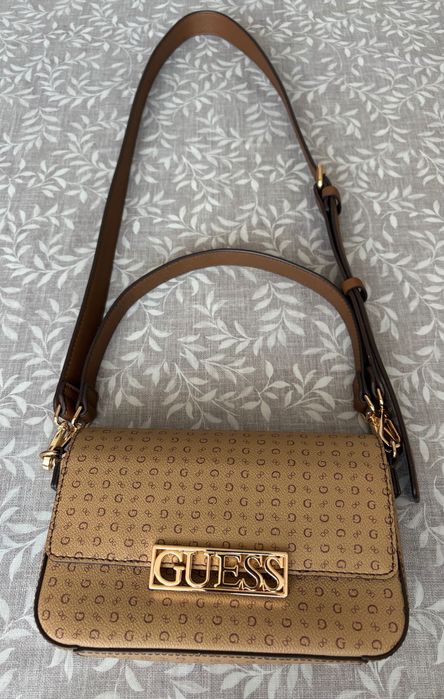 Оригинална нова дамска чанта Guess