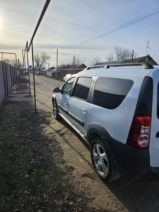 Продам Ларгус Кросс 2018 года 5 местая