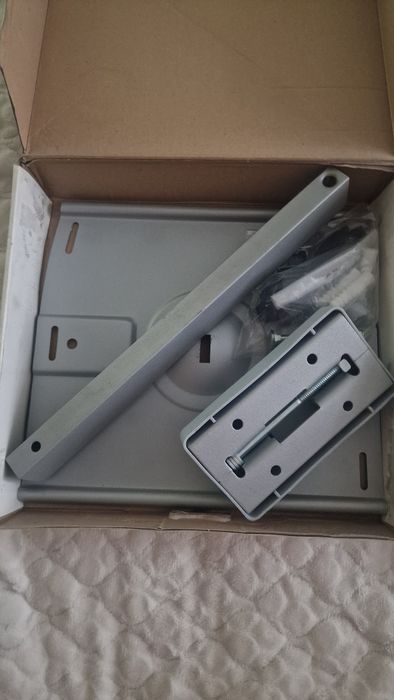 Настенный держатель телевизора