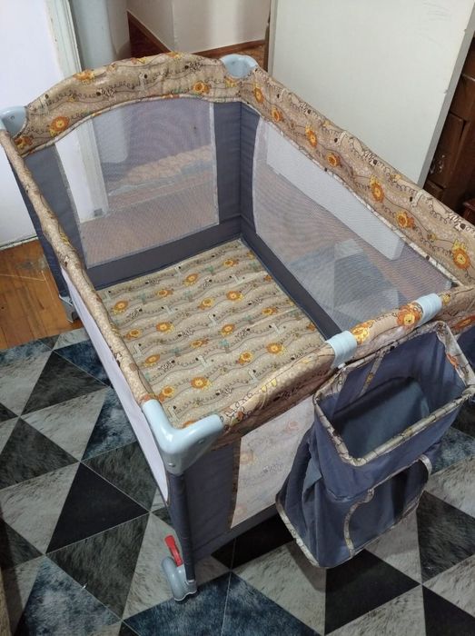 Продам детский манеж