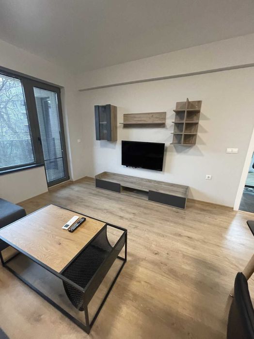 Дава се под наем Двустаен апартамент в Пловдив, Център - 60 кв.м за 325 € - Снимка #1