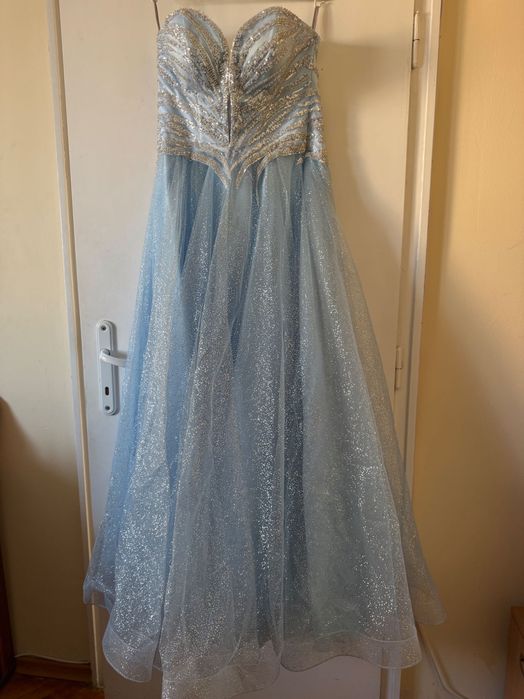 Рокля за бал или сватба