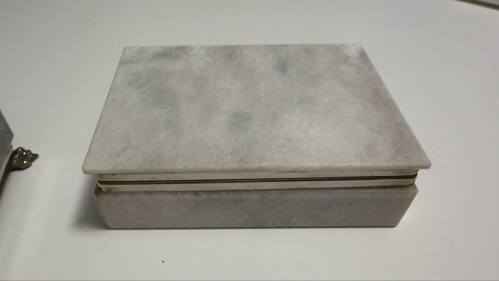 Мраморни кутии за бижута.