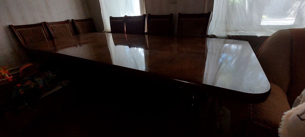 Стол и 12 стульев