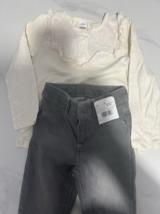 Джинсы и кофточка на 3-4 года