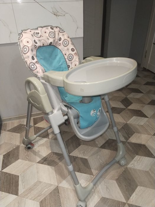 Детский столик для кормления