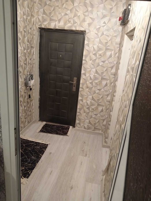 Продава се Двустаен апартамент в с. Крушари, Област Добрич - 500 кв.м за 23 €/кв.м - Снимка #2