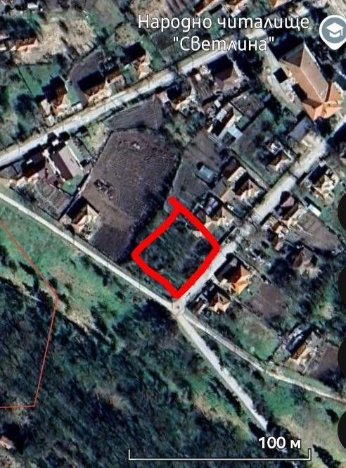 Парцел с. Ведрина 1320м2. Ток,вода, регуляция. Тихо и зелено място!