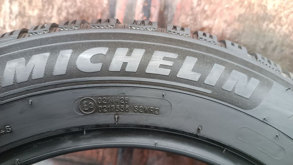205/60/16 Michelin