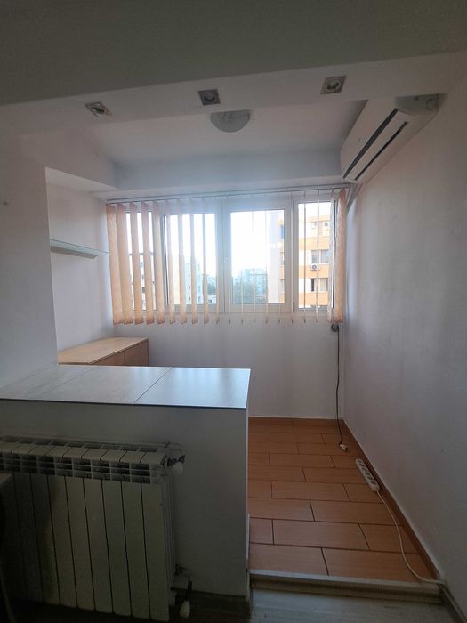 Proprietar inchiriez garsoniera pe Bd. Chisinau