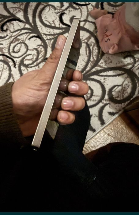 SAMSUNG S25 ULTRA 12+12/256 GB KOR DOK full sotiladi yoki abmen