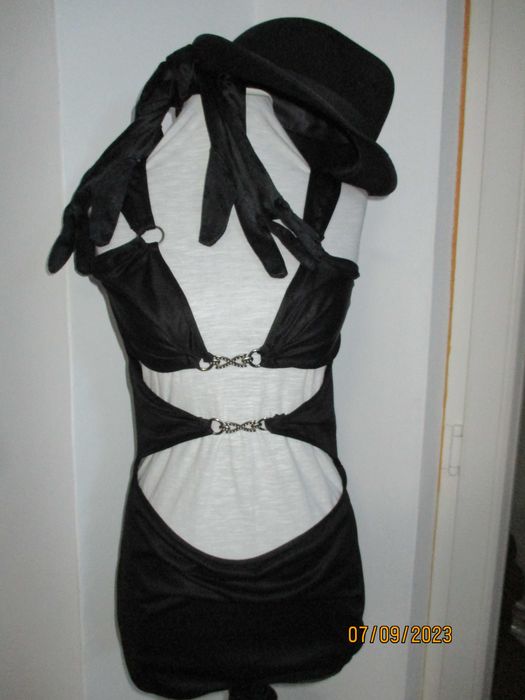 Rochii  de piele , lac , nylon   negre