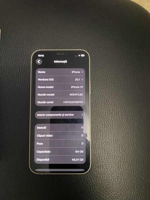 Huse iphone 12 alb cutie impecabil