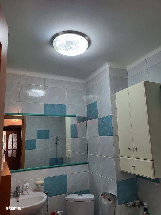 Proprietar închiriez apartament 4 camere