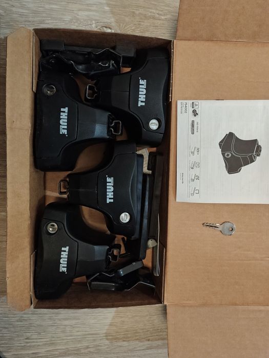 Захвати Thule 754 + Thule Kit 1205