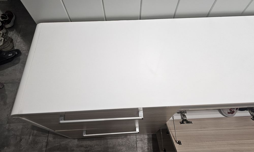 Шкаф за обувки и гардероб за антре