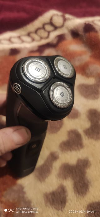 Продам электро бритву Philips