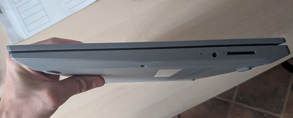 Laptop LENOVO IdeaPad S145