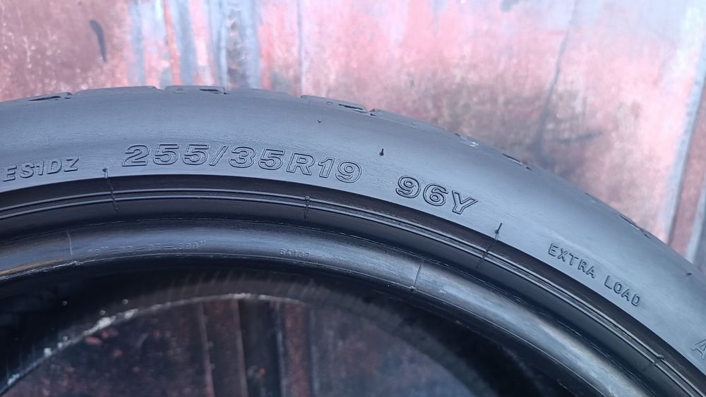 255/35/19 Bridgestone