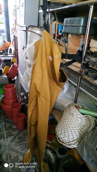 Етик сапоги резиновые комбинезоны галоши