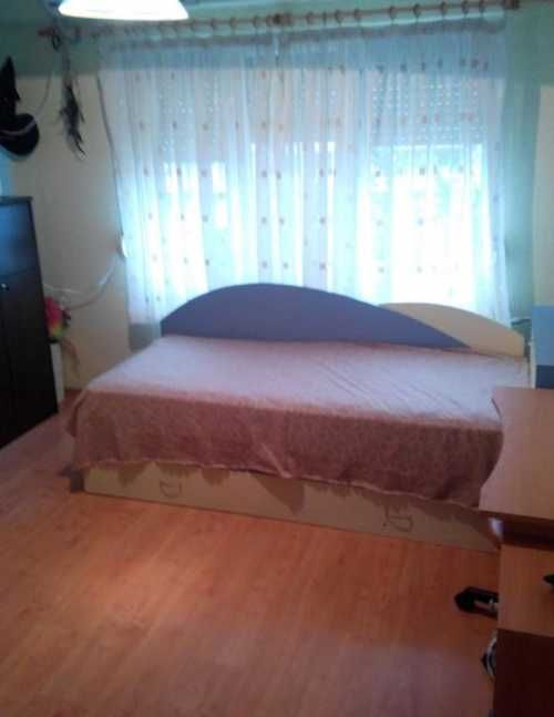 Дава се под наем Тристаен апартамент в Бургас, Славейков - 70 кв.м за 204 € - Снимка #3