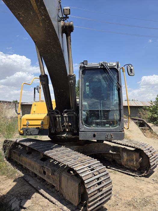 Продается гусеничный экскаватор Volvo 220D