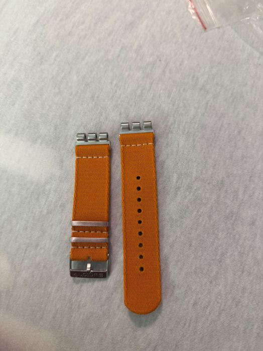 Чисто нова оригинална текстилна каишка за Swatch