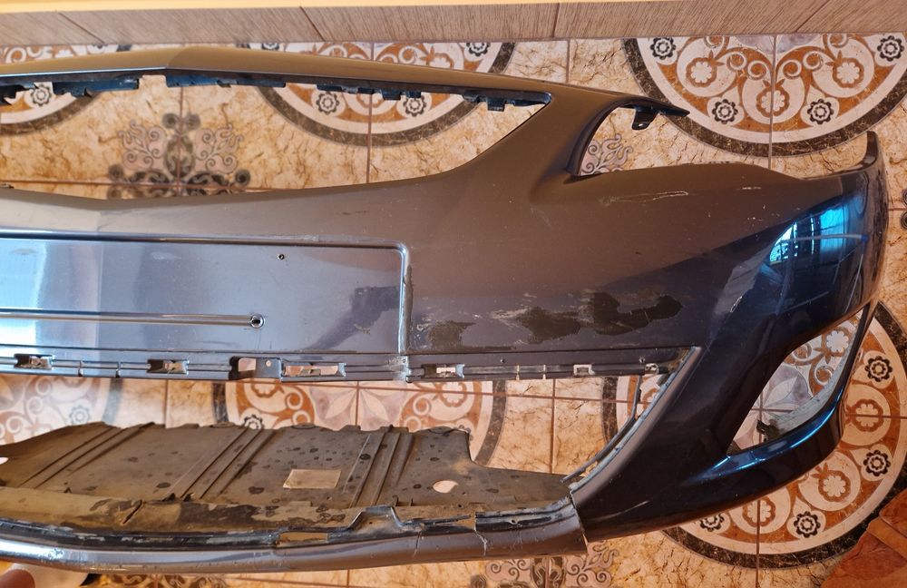 Предна броня Opel Astra J 2009-2013 г.