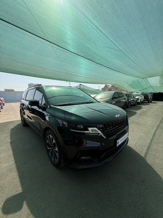 KIA. K A R N I V A L .