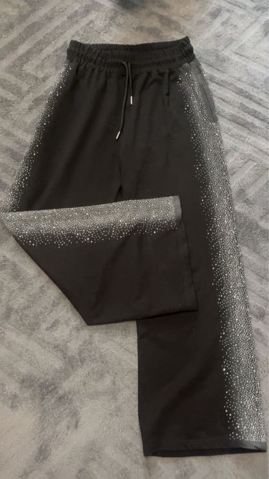 Панталон с камъчета