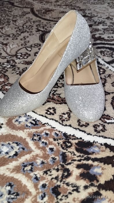 Kelinlar uchun ajoyib tufli