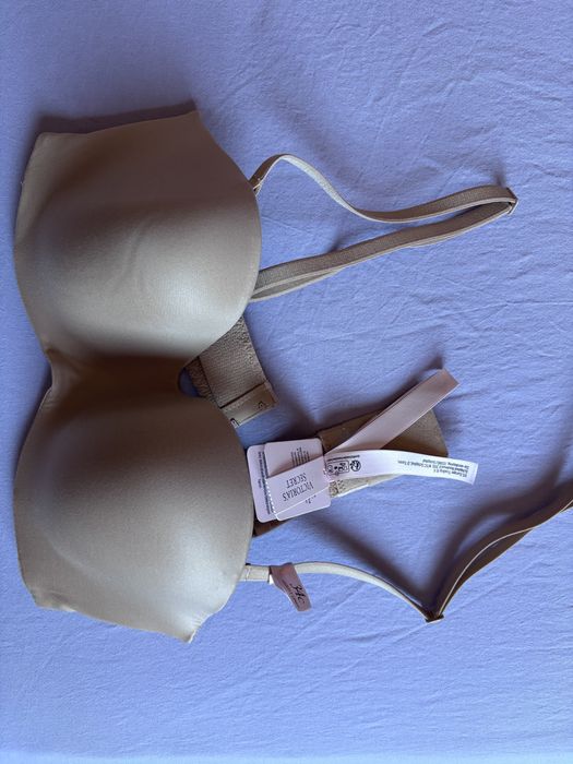 Нов сутиен Victorias secret, 34C