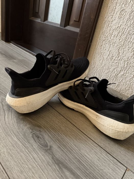 Pantofi pentru alergare Ultraboost 23 Shoes GY9353 Negru