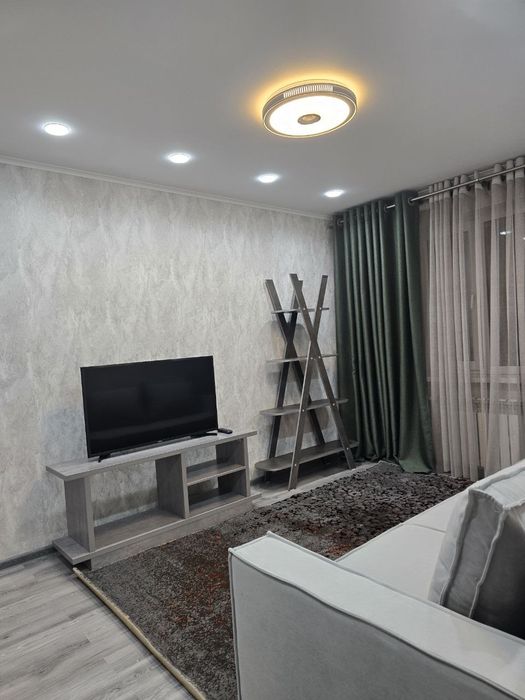 Продаётся квартира Чиланзар 8 квартал 1/3/4 кирпич