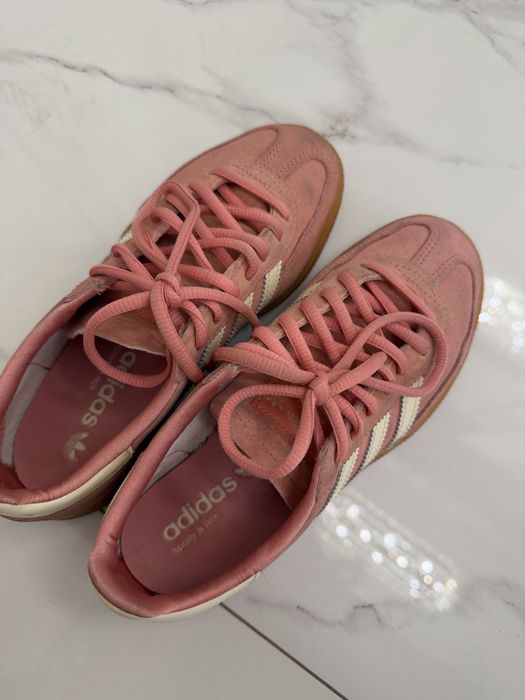 Стильные розовые кеды от Adidas Sporty&Rich
