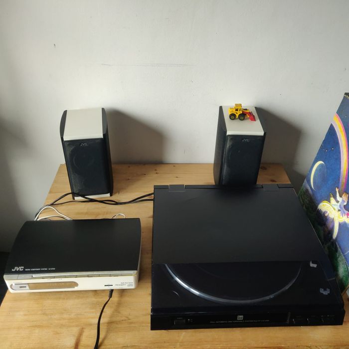 Pick up /amplificator/boxe/cd player /JVC/Dual DT 210 preamplificat