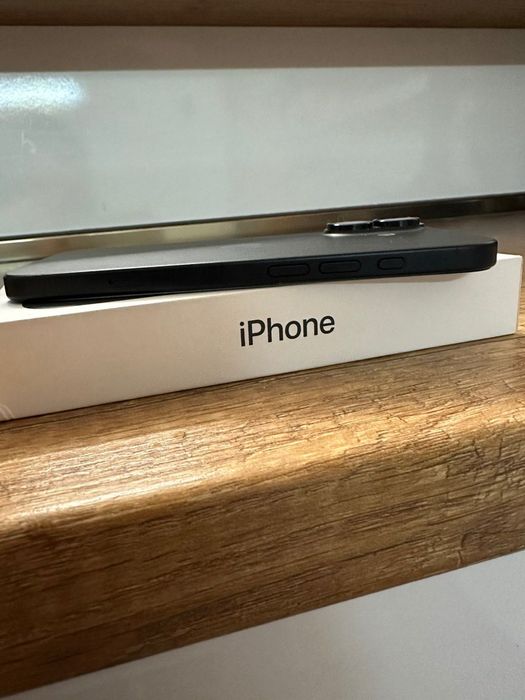 iPhone 16 128GB/100% battery