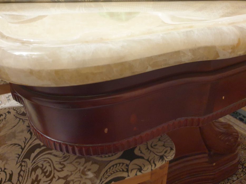 Стол со стульями