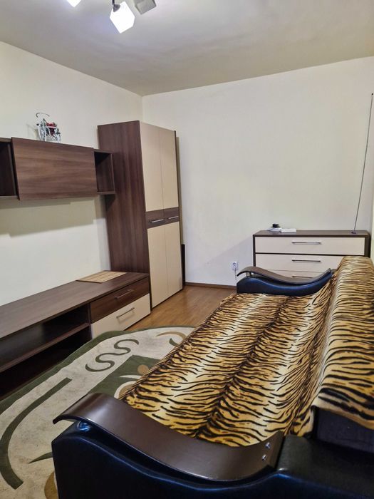 Garsoniera de închiriat