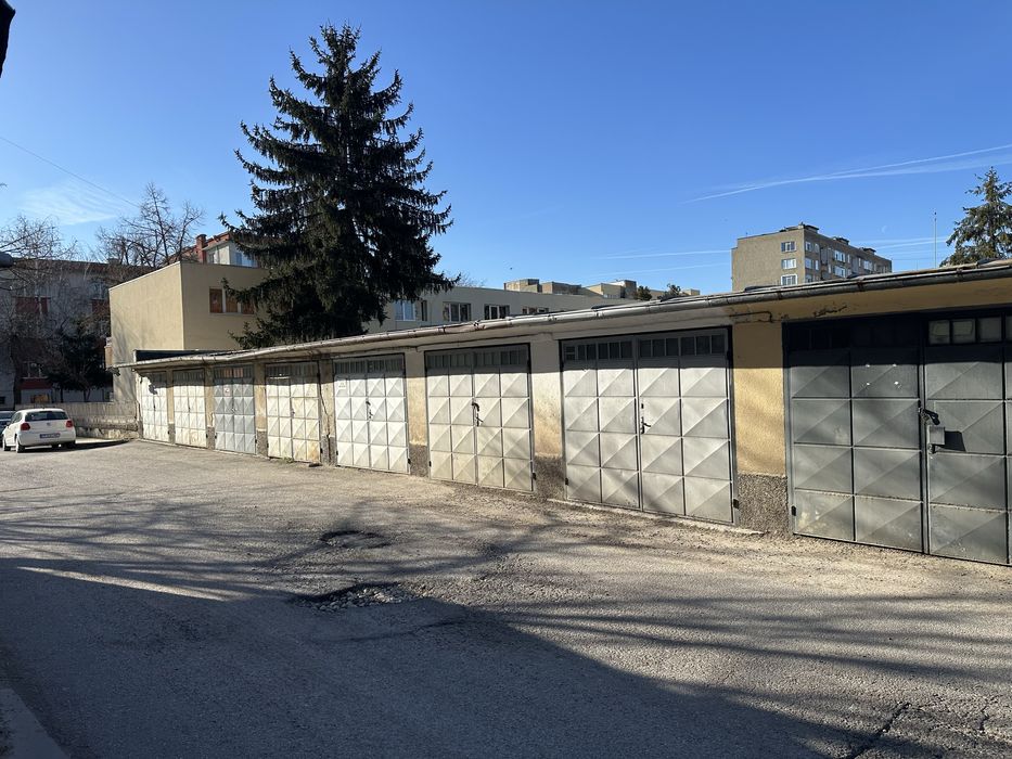 Продава се Гараж / Паркомясто в Разград, Бели Лом - 20 кв.м за 867 €/кв.м - Снимка #4