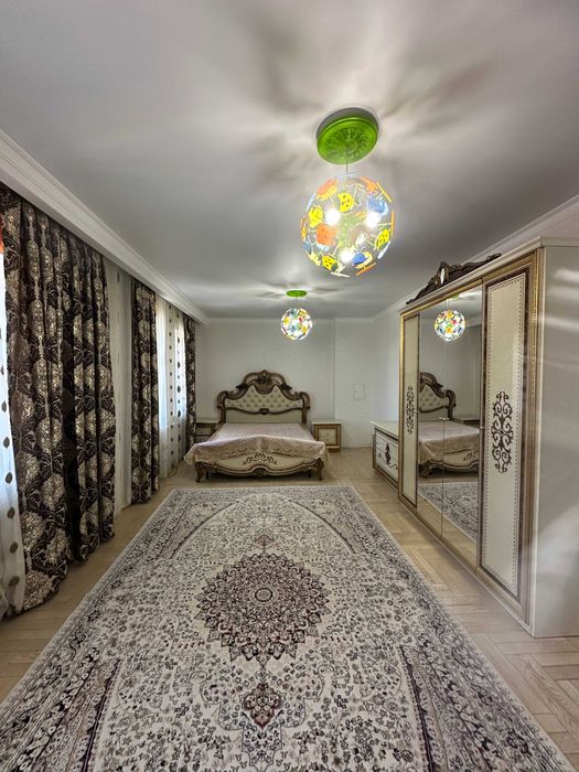 Сдается 8-ми комнатная квартира