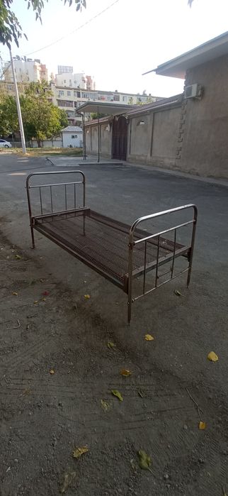 Кровать железний