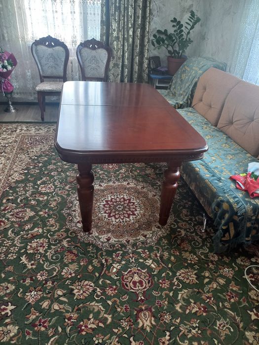 Продам стол со стульями,  дерево качество