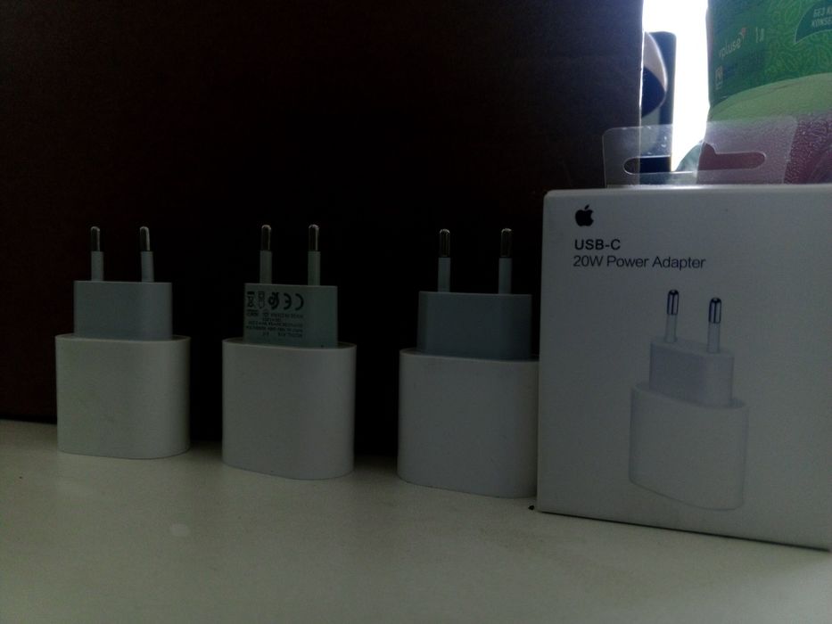 Зарядки на айфон