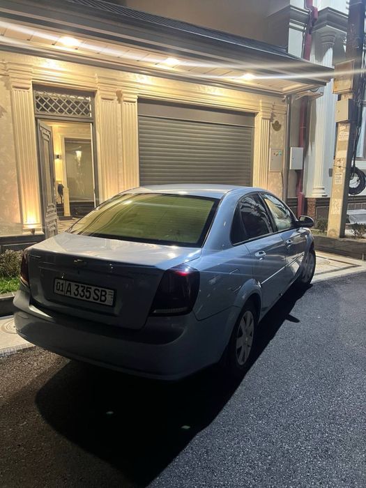 Lacetti 1.8 srochna sotiladi