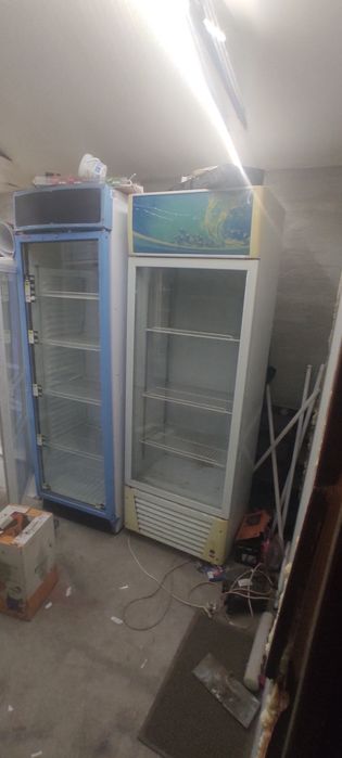 Холодильник стеклянный