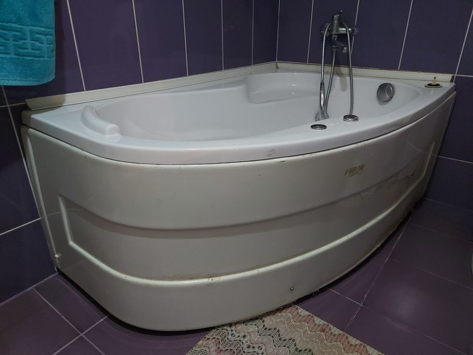 Cada acrilică cu hidromasaj