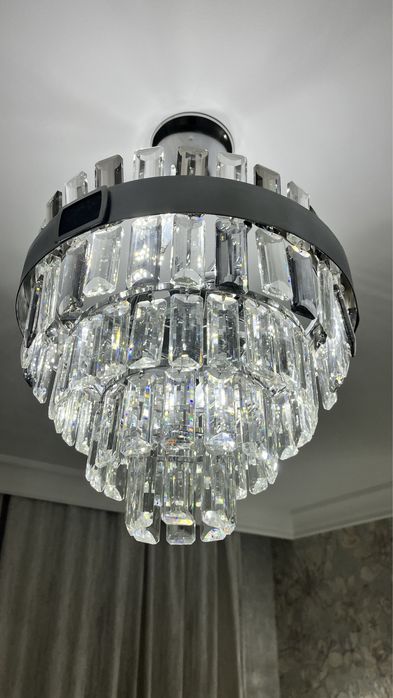 Продам люстру в отличном состоянии